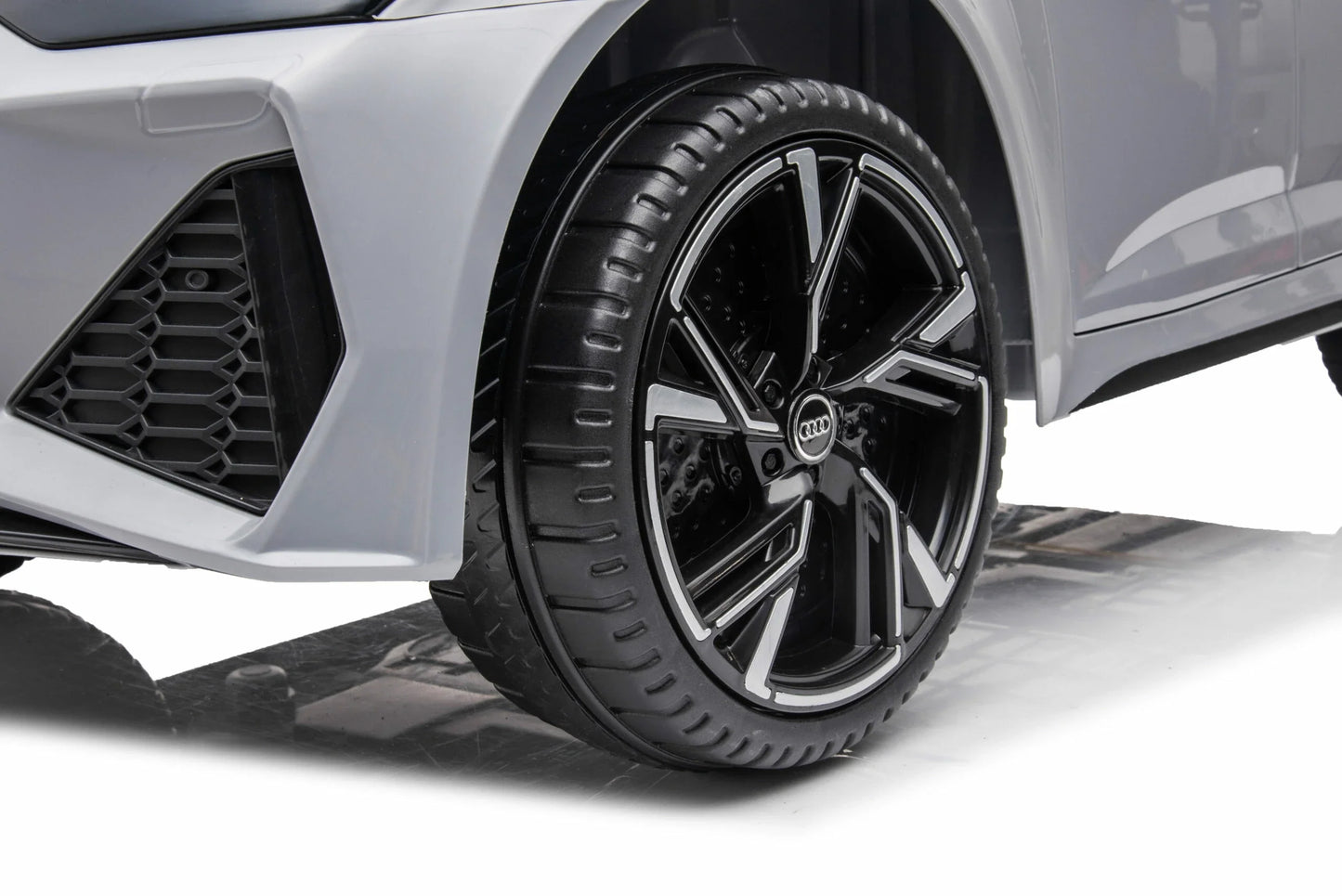 White Audi RS6 Kids Electric Ride on Car